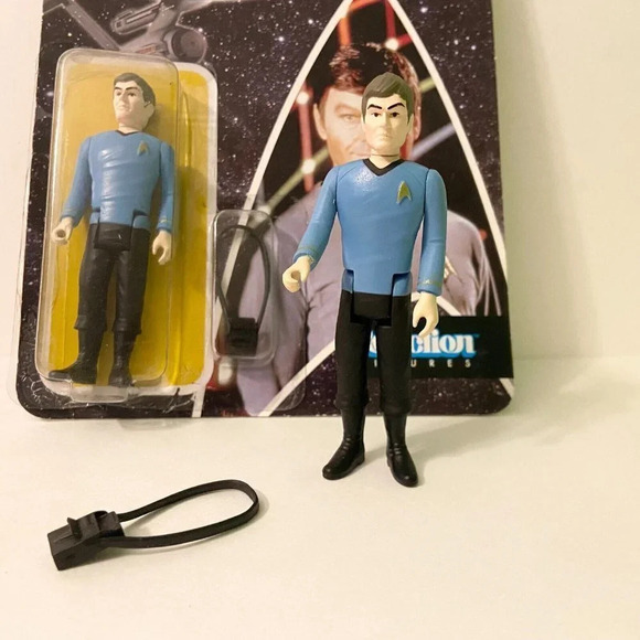 2015 Funko Star  Trek Dr McCoy 3.75 Inch Poseable Action Figures - Picture 2 of 16